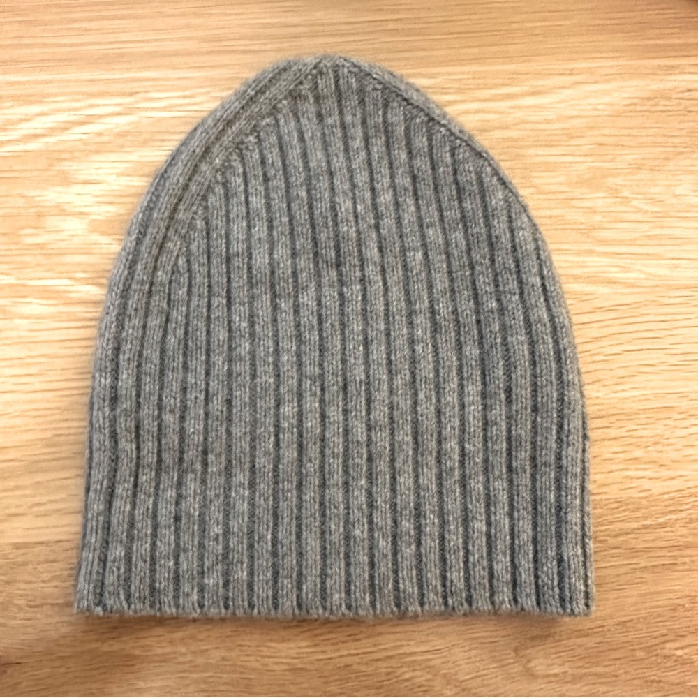 Everlane Ribbed Wool-Cashmere Beanie in Grey